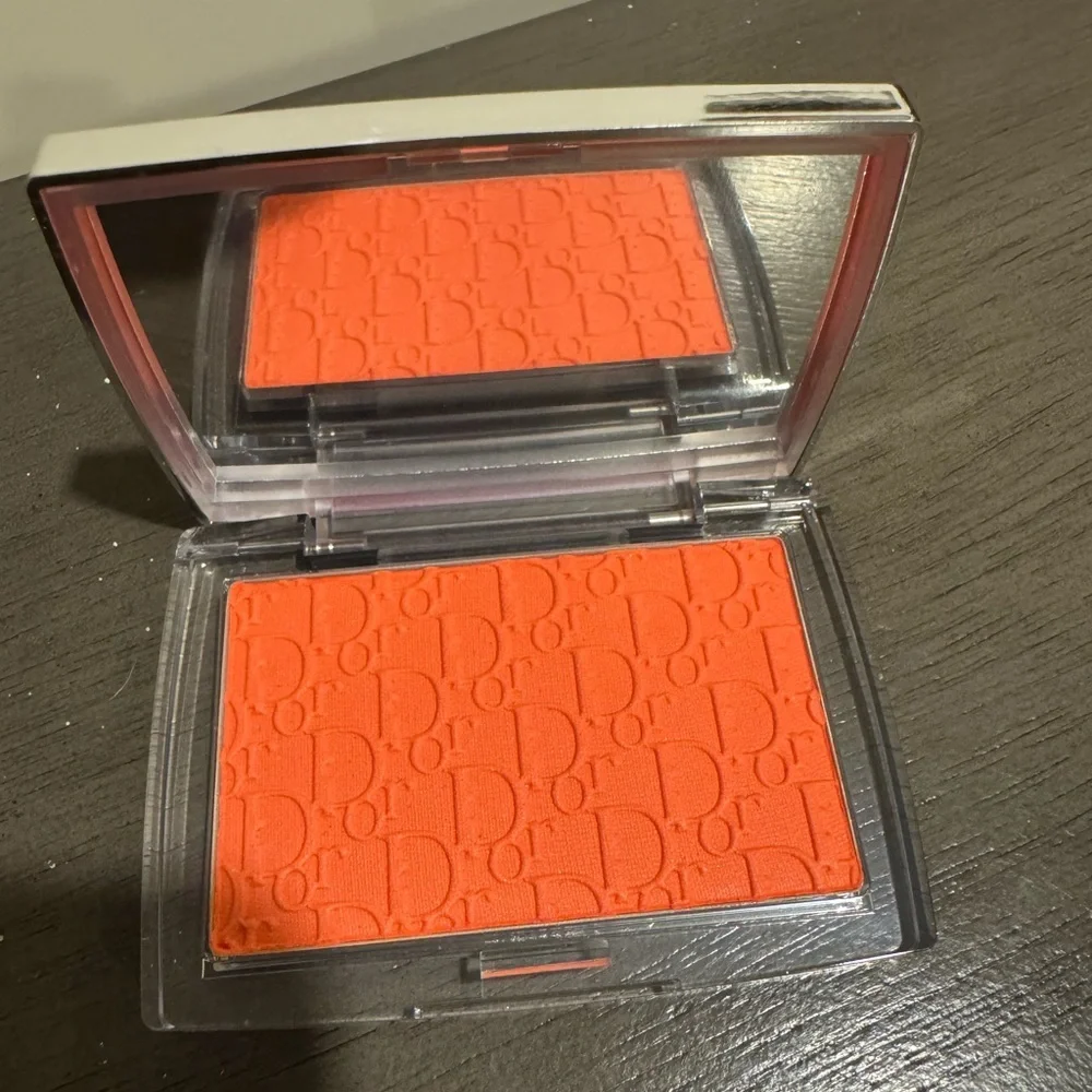 NIB- ROSY GLOW BLUSH IN POPPY CORAL